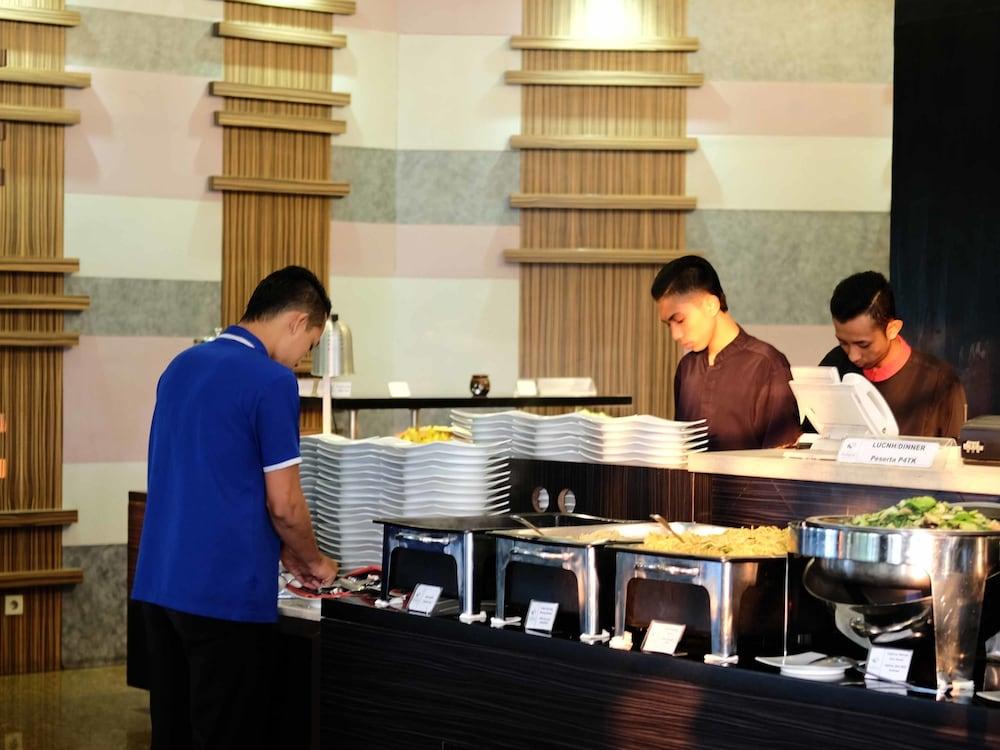 Solaris Hotel Malang Dış mekan fotoğraf